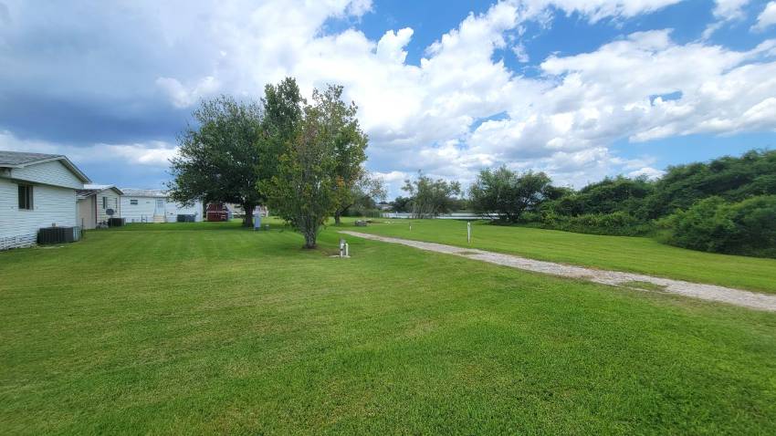 134 Baywood Dr. a Dundee, FL Mobile or Manufactured Home for Sale